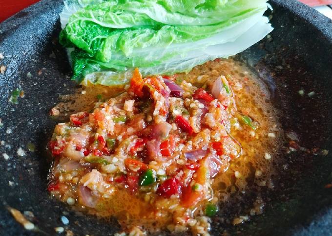 Sambel Kencur: Rasa Hangat yang Menghampiri Setiap Pelanggan di Jalan Sulawesi